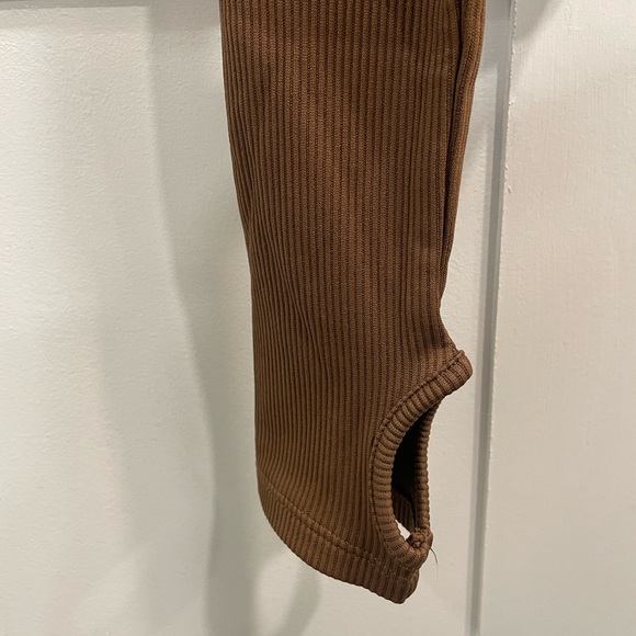 H&M super cropped ribbed long sleeve 🤎 - Picture 6 of 6